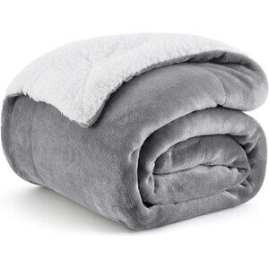 Bedsure Sherpa Fleece Throw Blanket for Couch - Thick and Warm Blanket